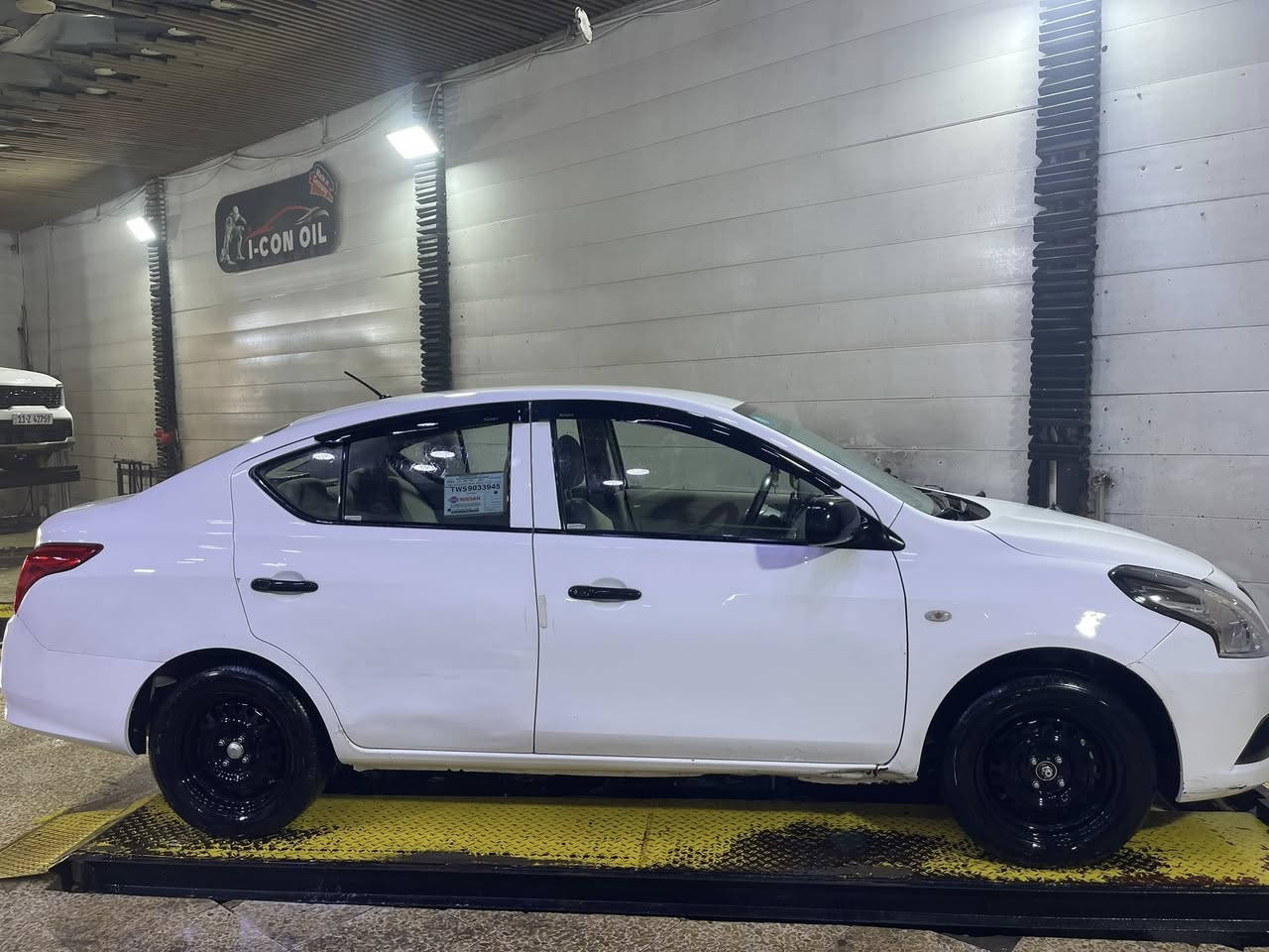 سني موديل 2022 ماشية 106 الف رقم بغداد نظيفة تبديل جاملغ امامي جهة السايق
والباب الخلفي  من جهة السكن بي وبارد  وجاملغ بارد بسيط تخم تاير تبريد ثلج  مكينه كير مكفول السعر 107 $ للاتصال  *********** متواجدة بالمنصور والزعفرانية
