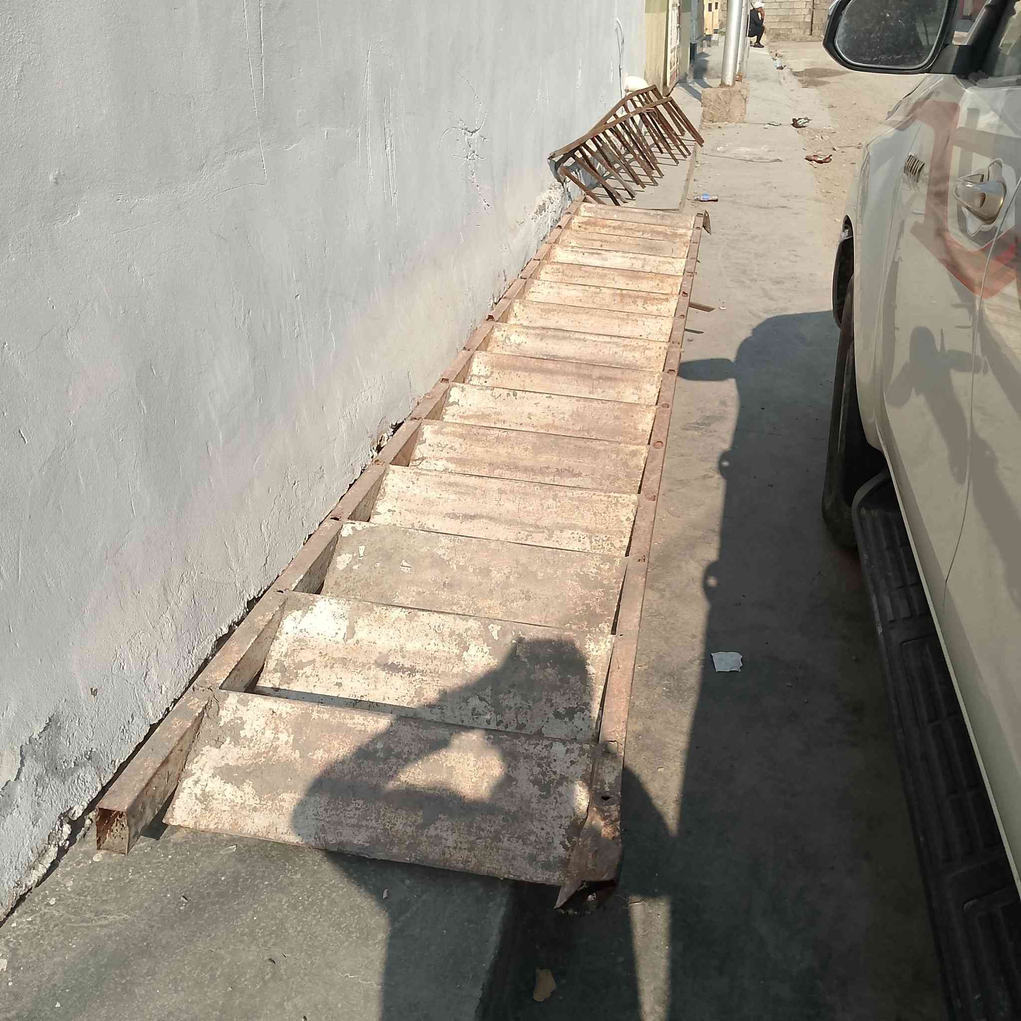 درج للبيع طول 4ونص متر
سعر 125مكاني التحرير 
***********
