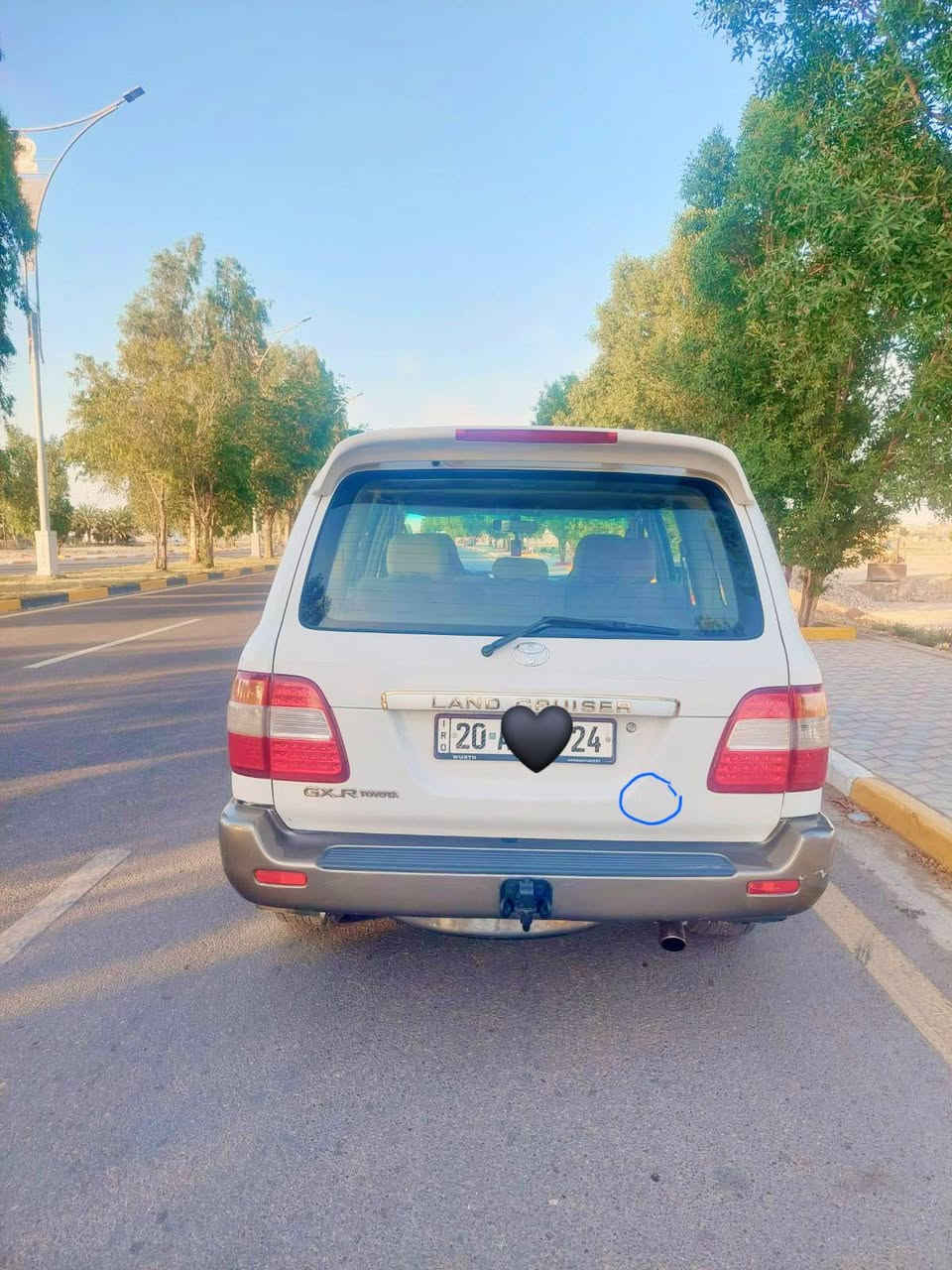 سلام وعليكم لانكروز مديل 2000 Cxr  سنويه 2030 لاضربه ولا صبغ فقط بارد امشر كير او محرك شرط تخم تاير جديد 7راكب جام كهربائي السعر 127او بيه مجال مكانه ديالى اتصال  ***********
