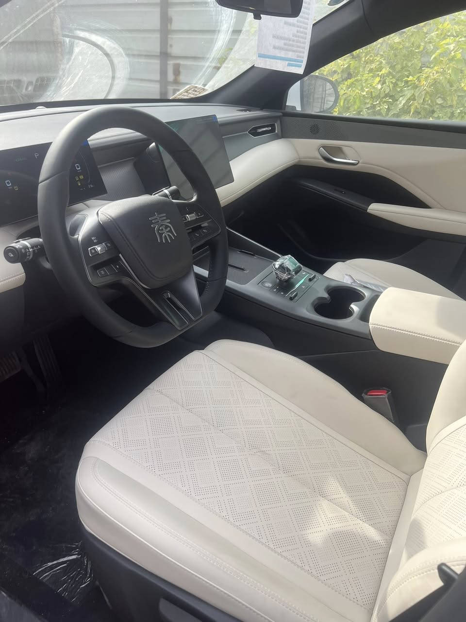 السلام عليكم جم بلاص موديل 25 زيرو داخل ابيض
السعر 18/700 بدون لوحات 

العنوان بغداد الغزاليه 

***********
