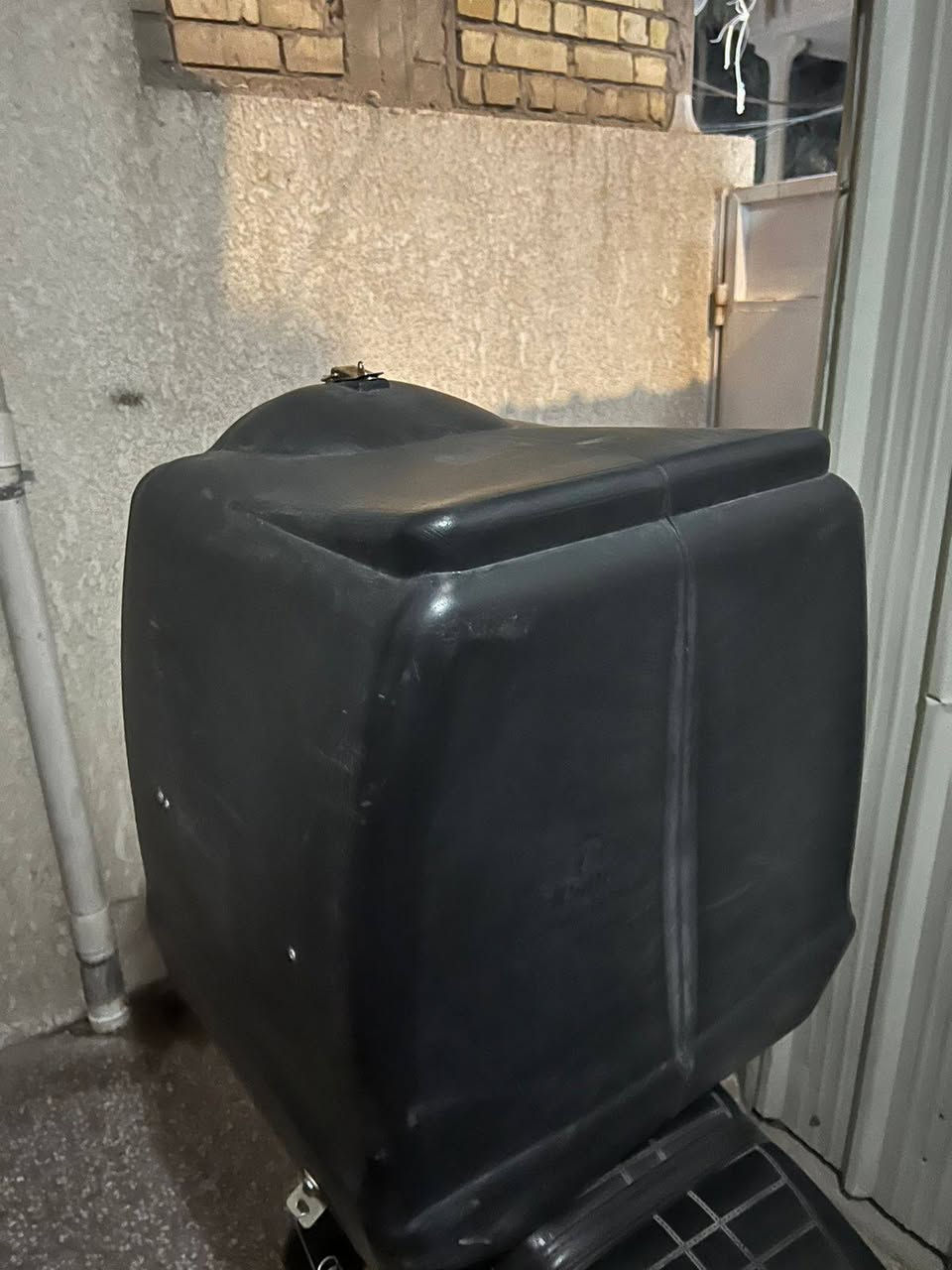 صندوق للبيع
اي استفسار على هاذ الرقم ***********
