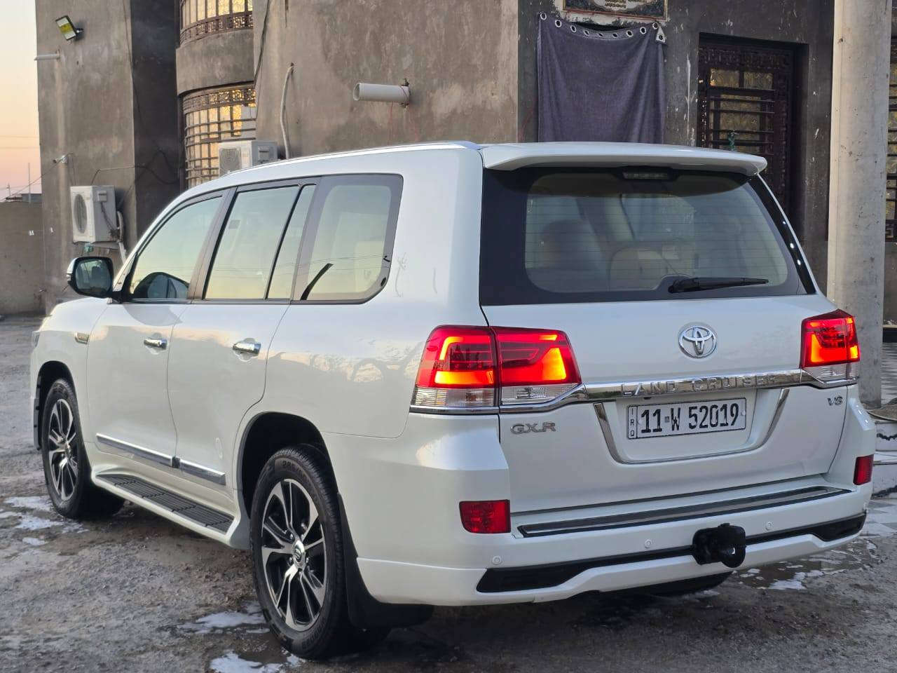 السلام عليكم لاندكروزر موديل 17 كفاله عامه ضربه وصبغ وتبديل جديده على وضع الوكاله ماشيه 81 حقيقي فئه البريم الاصلي محرك ثمانيه سلندر 4700. رقم بغداد دولي باسمي تحويل مباشر مشروع وطني كافه محافظات العراق سنويه 2030 هزه 2026تخم تاير دلوب جديد حداده جديده تبريد ثلج سبير منازل فول مواصفات واحد على واحد حساسات اماميه خلفيه جانبيه كاميرات جانبيه واماميه نظافه السياره 100% جديده كسر كرتون رقم الهاتف ***********
