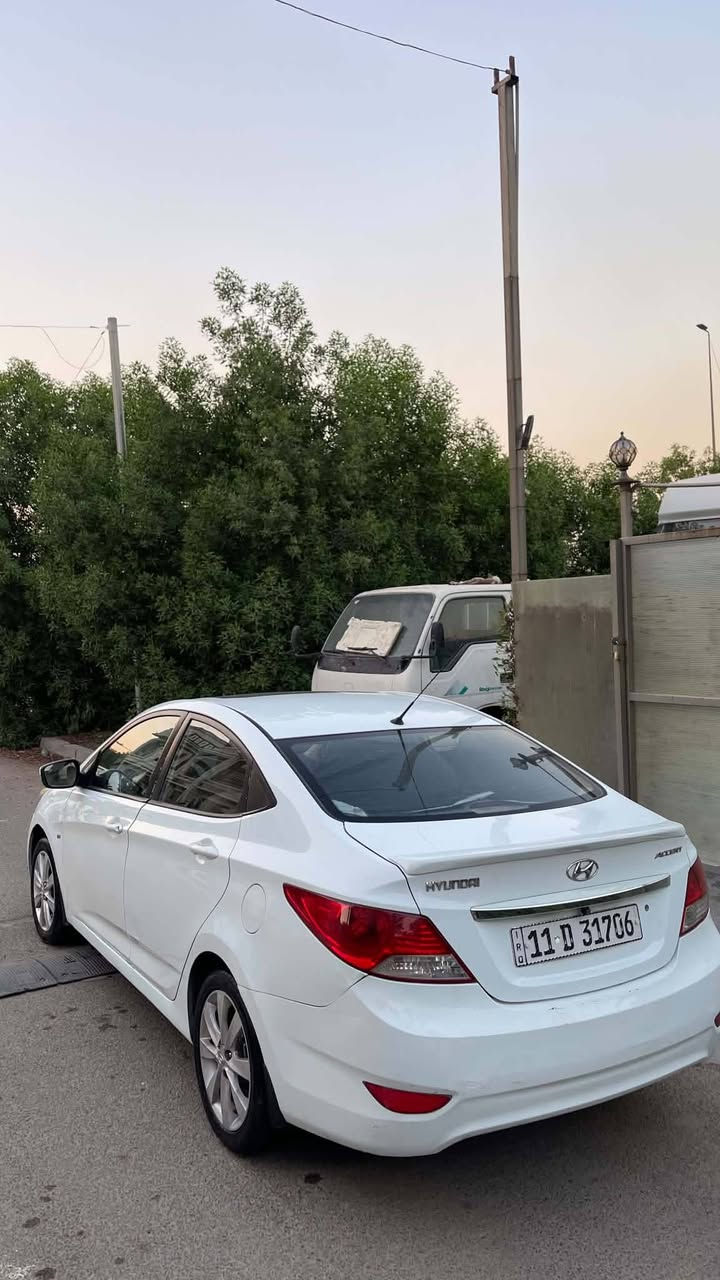 السلام عليكم اكسنت 2013خليجي مكينه 1600 فول مواصفات بلو قطرتين  بيها صبغ بلهلال مال الجاملغ الخلفي وصبغ  جوه المرايه مال باب السايق سياره خير من الله لاتنقيص لاتبخير لانضوح للاستفسار*********** مكاني بغداد الموشراي ليدخل رجاءََ
