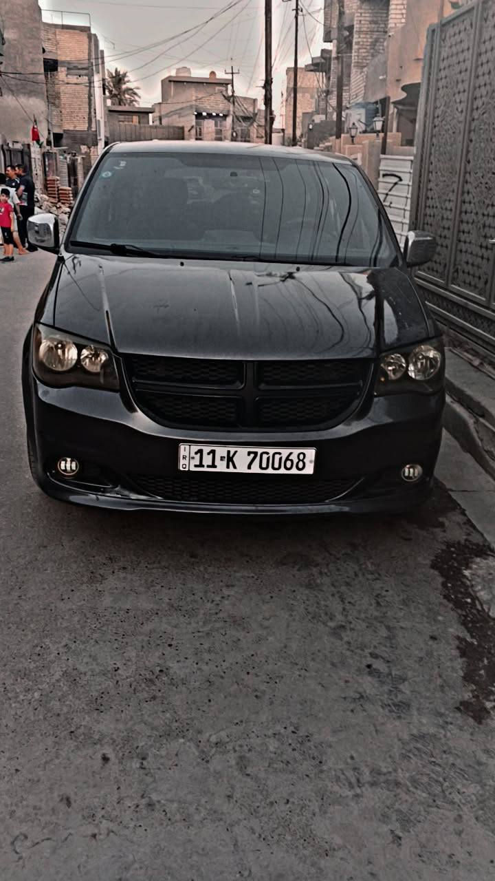 سلام عليكم من رخصة مدير الكروب الحترم دوج كرفان مديل 2014مكينه كير كلهن مكفولات صدر امامي خلفي جديد باتري جديد تخم تايرات جديد  محرك 3600خير من الله السياره ماشيه 127ميل داخل كله اسود شاشه بل سقف 6جام كهرباء بوب صندق مكانيك منضومة غاز 80لتر حادث السياره جاملغ الامامي جهت السايق وربع البنيد وهنا اضربت بل جاملغ الخلفي بس الداير وصبغو الصفحه علمود الون السعر 133استفسار عله رقم ***********
