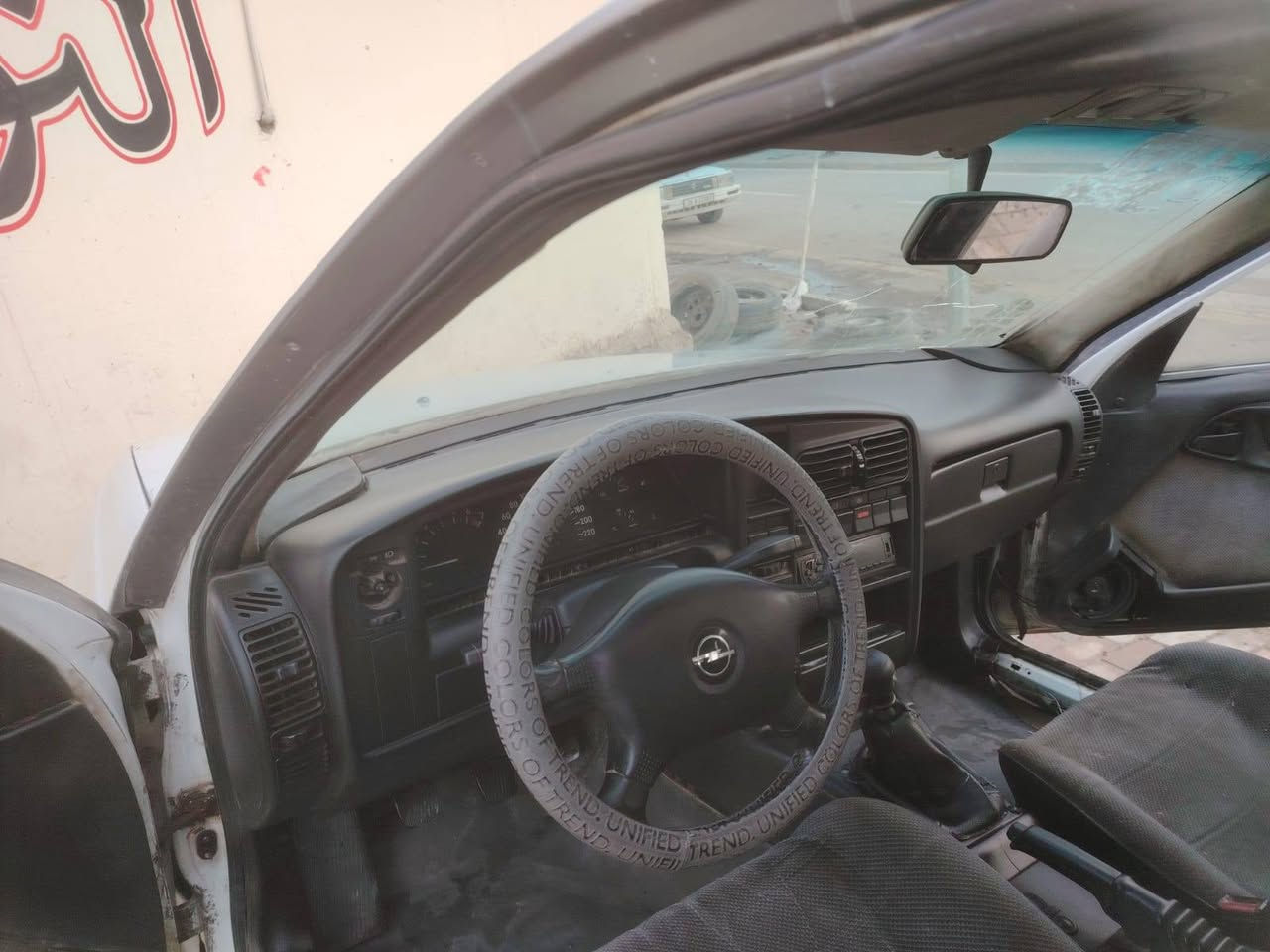 السلام وعليكم  سياره للبيع اوبل اوميكه حجم 20 محرك بي بدايت صرف كير شرط صدر باور كلو جديد كهربائيات كلها شغاله السعر 13 قفل قفل قفل مكاني شرقاط السكنيه الاتصال ***********
