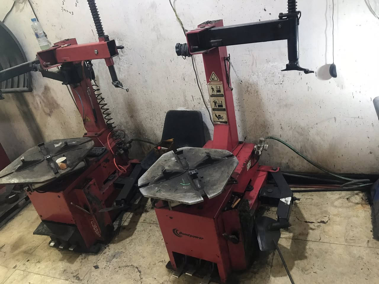 السلام عليكم عندي خالعات 2للبيع عنوان بصرة الجمهورية  ***********
