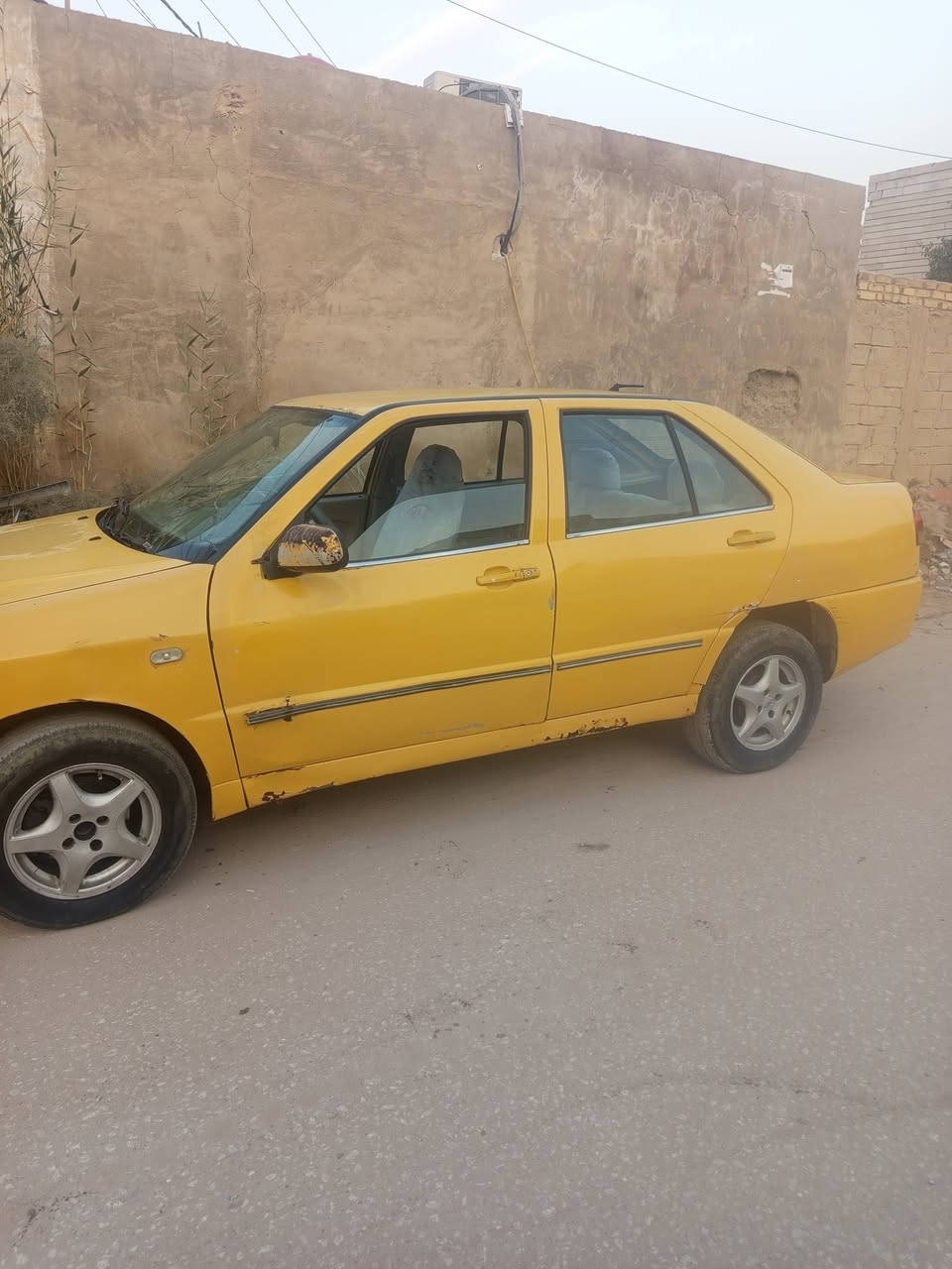 سلام عليكم شيرين كوين مديل 2010مكينه وكير وحداديه وتخم تاير جدد اقبل الشهر من نافضهن خير من الله السياره ماعايزه برغي السعر 20الستفسار ***********
