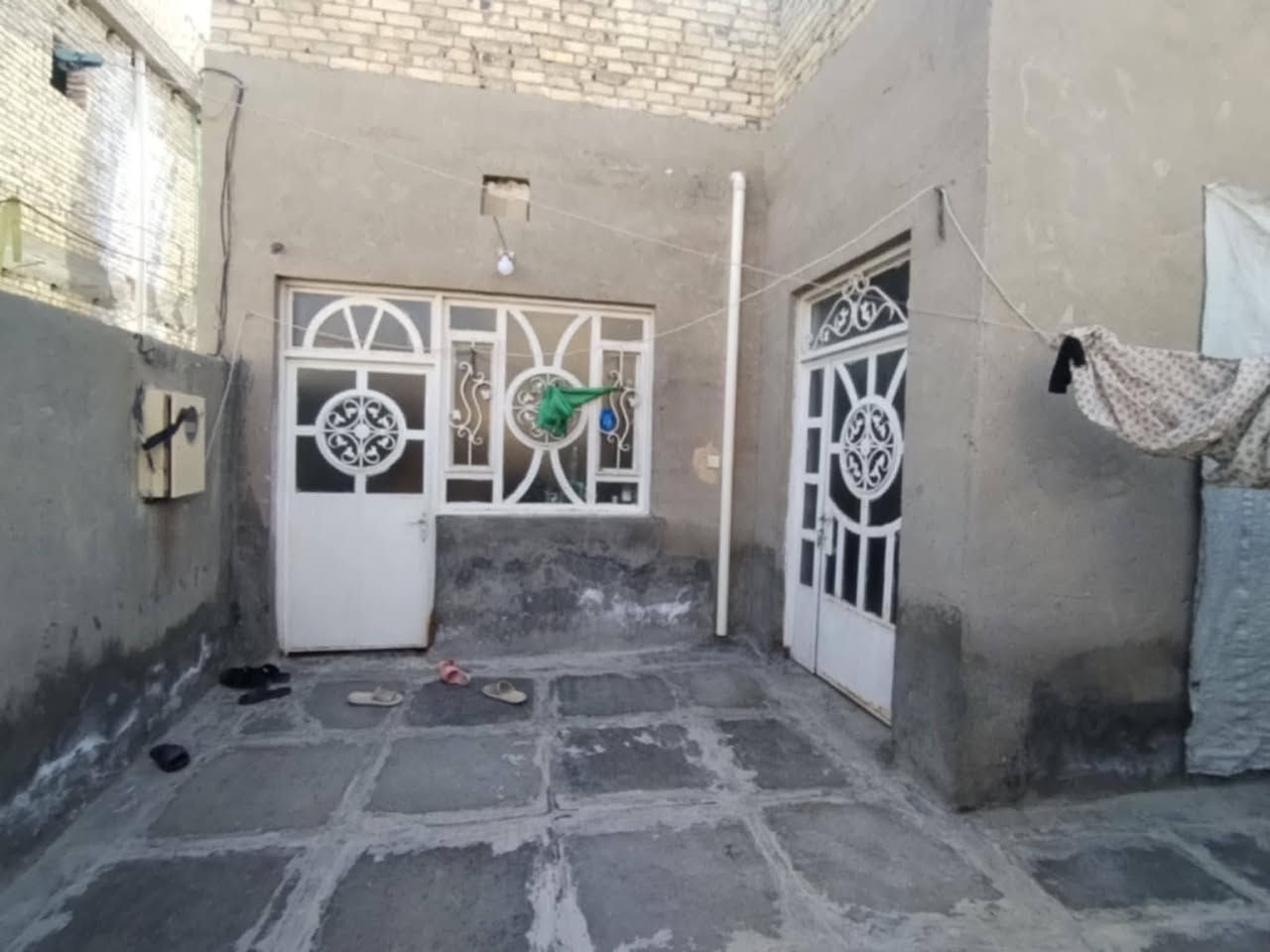 دار سكني للبيع
السند: 25

المساحة : 150 متر مربع

الموقع: حي الجامعة، شارع حيدر بن حجي هندي

الدار مرتبة وجاهزة للسكن

تتكون من:

. صالة

. مطبخ

. استقبال

. غرفة 

. صحيات 

للاستفسار خاص  او

واتساب فقط  ***********
