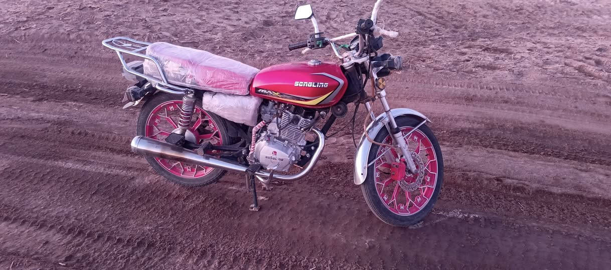 السلام عليكم دراجه سيفان مديل 24اوراق  مكان الحمزه الشرقي السعر 650وبيه مجال اتصل ///---***********
