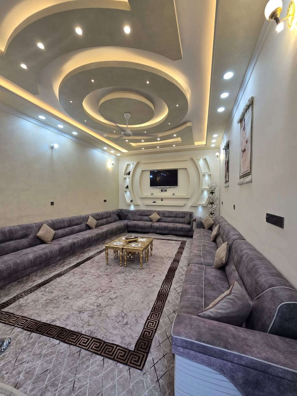 بيت للبيع
الموقع : التقيه الثالثه 
المساحه 300 م ✔️
الواجهه : 10م ✔️
_______________ 
تفاصيل البيت 👇🏿
فوق صاله 
غرفتين نوم  🛌 واستقبال ومطبخ وصالة ومجمع صحيات 🛀🏻

بناء حديث كونكريت مسلح 📐

🔑
~~~~~~~~~~~~~~~~~~~~~~~~~~~~~~~~
دار سكن للبيع 🏠
الموقع : التقيه الثالثه عالشارع العام مقابيل بنزين خانه عبد الامير عبيس
________________________________________
المساحه 300 م ✔️
الواجهه : 10 م ✔️
________________________________________
تفاصيل البيت 👇🏿
طابق واحد/ 
غرفتين نوم  🛌 واستقبال ومطبخ وصالة ومجمع صحيات 🛀🏻

بناء حديث كونكريت مسلح 📐

***********
