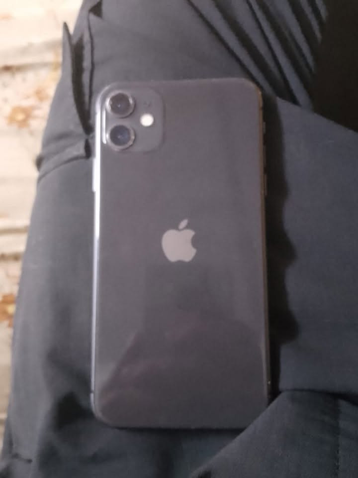 11عادي
مامبدل بي اي شي ب175 
بطاريه ٨٢ اصليه مامبدله

جهاز 11 عادي مميدل بي اي شي ولا مفتوح بطاريه 82 مامبدله لون اسود ماعده بس فطور قليله بشاشه ماماثره ع لمس  كارتونه ويا ب١٧٥ مكاني بغداد قرب وليد ابو الكص رقمي ***********
