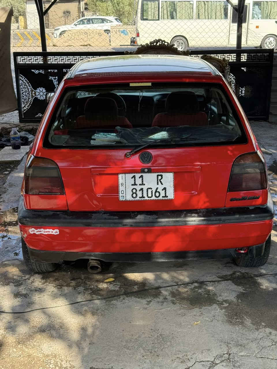 سلام عليكم 
سياره كولف 1992
السياره نضافتها نفس الصور
السياره مصبوغه عام بدون حادث او ضربه جماليه
السياره اب اسمي تحويل ثاني يوم
مكاني بغداد
السعر45 وبيها مجال
***********
