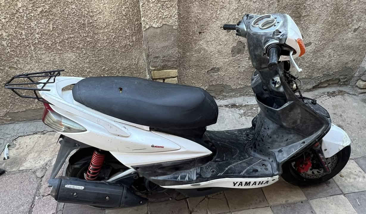 السلام عليكم للبيع سكنس فحل كابريتر التشغيل نكره هندر  نقصه فقط باتري وكفر اعمامي الماصده والاكلوب موجودات الدراجه متروكه صارله هوايه وهسه رتبته واريد ابيعه سعره 400 وبيه مجال بسيط 
للتواصل الرقم *********** /ملاحظه /بيه منفيس وورقه المعرض بااسمي
