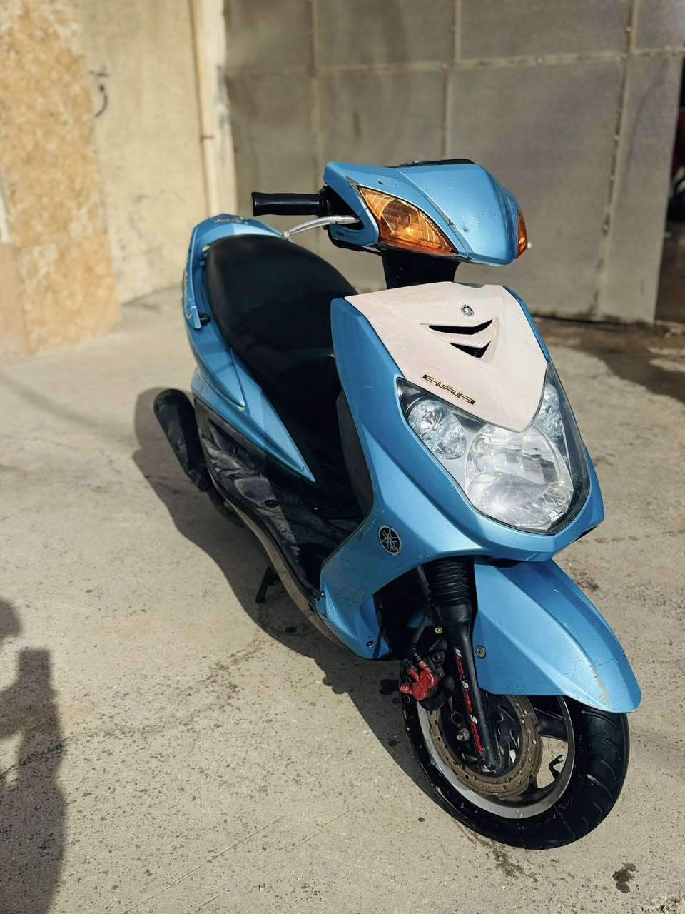 السلام عليكم سكنس فحل كابريتر بلادي الدراجه كامله مناقصها شي كهربائيتها كلها شغال تايرات جدد نضافت الكفرات ٨٠ بل ١٠٠ الدراجه ختم واحد كامله السعر ٦٥٠ وبيها مجال المكاني دوره شارع ٦٠ رقمي ***********
