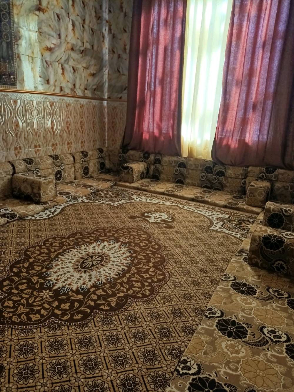 بيت 150متر ركن ع شارعين طابو زراعي مشمول ب التطويب  سند 25  كافة الخدمات متوفرة ماء كهرباء باب البيت البناء اساس صب بناء بلوك سقف عكادة. يتكون من 3غرف نوم وصالة ومطبخ واستقبال وطارمة جبيرة يبعد عن الشارع تقريبا 100متر عنوان كوفة شارع معمل قرب جامع الخزاعل خلف مستوصف علي الرماحي   للاستفسار اتصال.السعر 45ويرهم اقصاد ايضا   
***********
***********