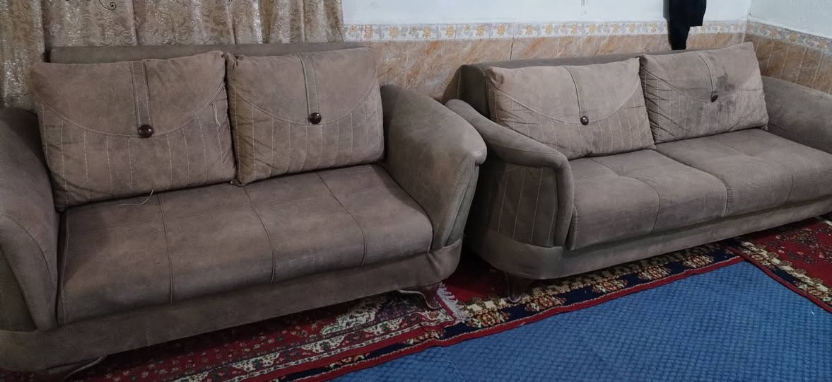 تخم 5قطع 10مقاعد و6كوشات خشبه وقماشه وسفنجه مابي شي قوي وتسگام ب 210 وشراي خاص عنوان ديوانيه عمارات نسيج ***********
*********** ديوانية, القادسية
