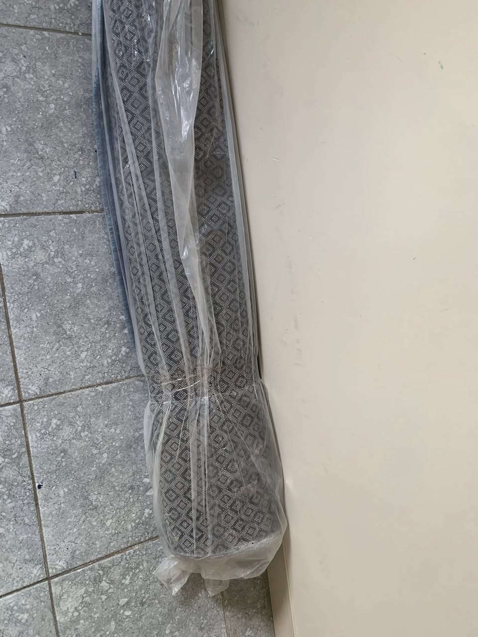 صباح الخير عندي كاربت يفرش صاله وممر نظيف جدا استعمال موسمين لونه نيلي. قياس 3في 5 والممر 4 أمتار. للبيع ب70 وطبعا مغسول بالمكوى وجاهز


**إذا كنت صاحب هذا الإعلان وتريد حذفه لأي سبب، رجاءا أرسل رسالة إلى الدعم الفني**
