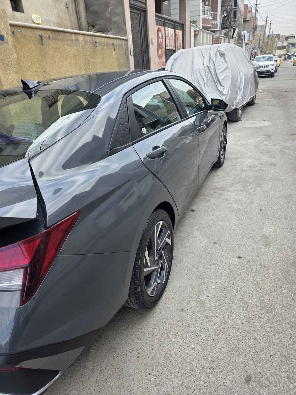 لنترا 2025 لون نفطي 
ماشيه 18 الف كيلو 
مواصفات اعتياديه 
حادثها موضح بالصور 
تعديل هوزن + لغد خلفي ع كدر شبر لو اقل 
اناره داخليه 
تغليف كشنات + ارضيه 
لايت زنون  
رادار 
تحكم استيرن 
كامره+ حساسات اماميه وخلفيه 
تحديد مسار + مثبت سرعه 
مانع تصادم + وقوف ذاتي
مانع انزلاق 
بصمه+ تشغيل عن بعد  
السياره نضيفه ومتصرف عليها ولا فلس
السياره بأسمي رقم انگليزي جديد 
السعر 170$ وبيها مجال بسيط  
مكانها بغداد جميله الثانيه
***********
