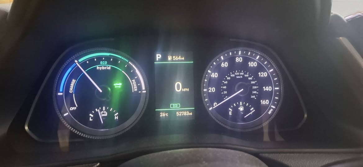 سوناتا هايبرد 2023 مواصفات بلو
مكينه 2000 هايبرد/ بدون ايرباك/ 
محرك كير شاصي بطارية مكفولة 
بصمة / 4 وضعيات قيادة/ تشغيل عن بعد
رادار امامي / رادار خلفي/ نقطة عمياء
اتو هولد/ سايد بريك كهربائي
تبريد امامي خلفي قطعتين
ماشية 54000 ميل
حادث خلفي تبديل دعامية و فايبرة مال الكامره الخلفية و تعديل بسيط على البارد  جاملغات خلفية وسحب بدنه خلفية ، الجنطة بلادية بس مفتوحه بسبب الحادث
السعر 17700 دولار وبيه مجال
لاتصال ***********
KMHL24JJ5PA054514 رقم الشاصي
