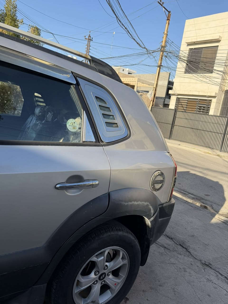 السلام عليكم للبيع توسان مويل 9 خليجي فول مواصفات  بدون صبغ بدون بارد بيه جراد بلبنيد ولقماره بصيط رقم بغداد الجديد  محرك 2000 تبريد ثلج مكانه بغداد حي الجهاد 
 اي سفسار ***********
