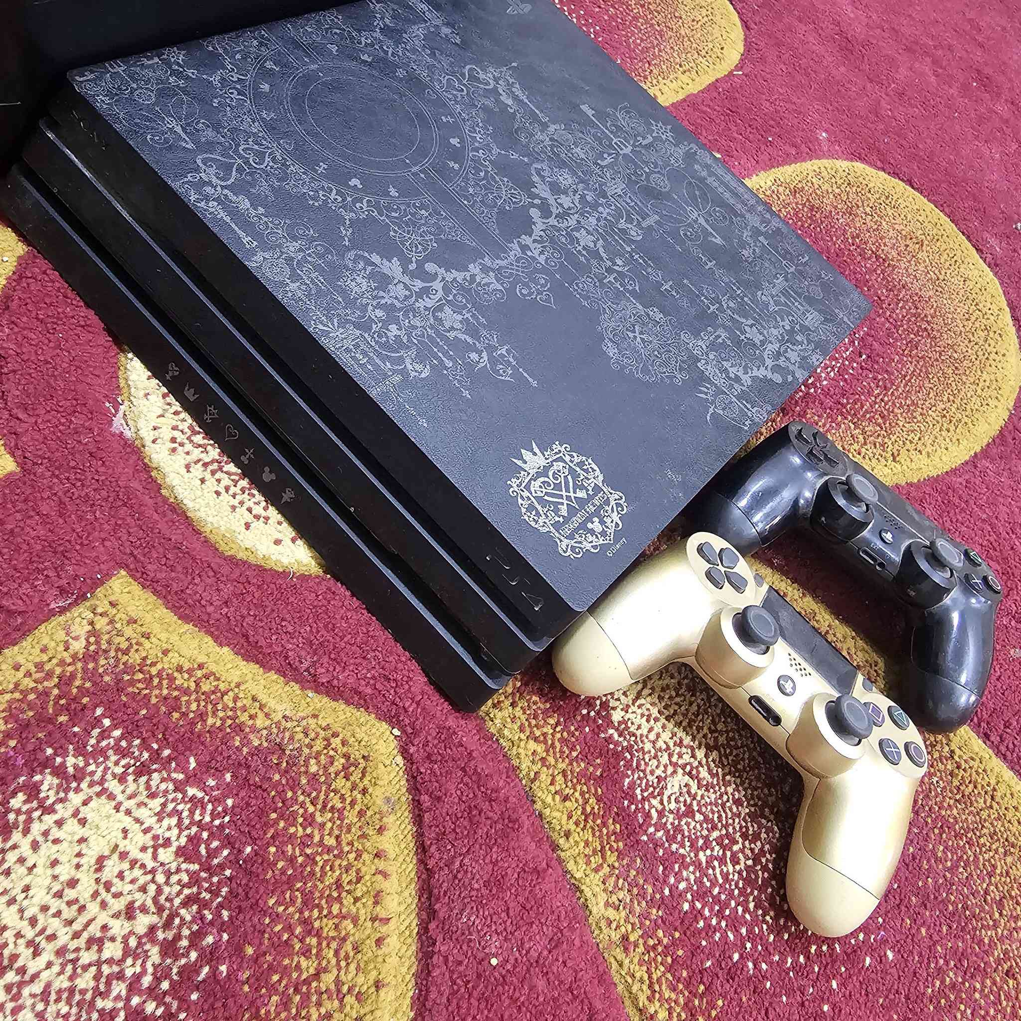 السلام عليكم بلي فور برو باندل مهكر نضام ١٢ لك ستيكر ما مفتوح برغي نضافة ٩٥  يدات ٢ اصليات يو بي اس ٢٠٠٠واط اوف لاين  استعمال شهر الله شاهد بعدة جديد اشتريتة ١٥٠ الف  الالعاب تومب رايدر ريد ديت جيتي اي بتل فيلد ١ وبتل فيلد ٥ وبيس ٢٠١٨ وكول او ديوتي كل الاجزاء هواي العاب الجهاز معروض ٤٥٠ الف توصيل داخل بغداد موجود ***********
