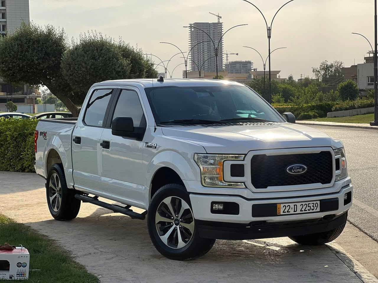 نوع سيارة : فورد F-150
موديل : ٢٠٢٠

ماشية : 49الف مايل 

حجم محرك : ٨ سلندر ٥.٠

حجم سيارة : باب طويل بودي صغير

مواصفات : XLT فور ويل شاشة كاميرا

حادث : باب خلفي صبغ بودي شوية تعديل بدون دواخل بدون يربك 

سيارة جاهزه من كل نواحي هزة فحص

***********

***********

عنوان اربيل
