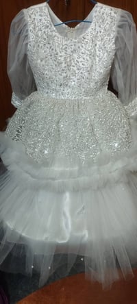 بدلة أطفال • ٥ سنوات • ملبوسة ساعة