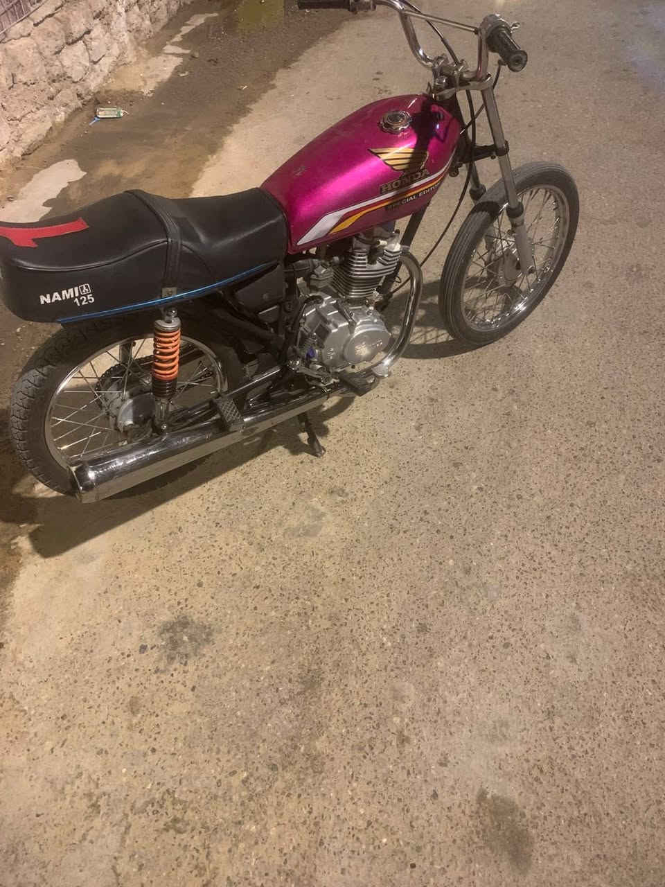 سلام عليكم دراجه للبيع سيجي نامه نضيفه مامفتوحه مديل 23سعر 375مكان بصره تقاطع الكزيزه رقم الهاتف شراي يجي عل رقم ***********

