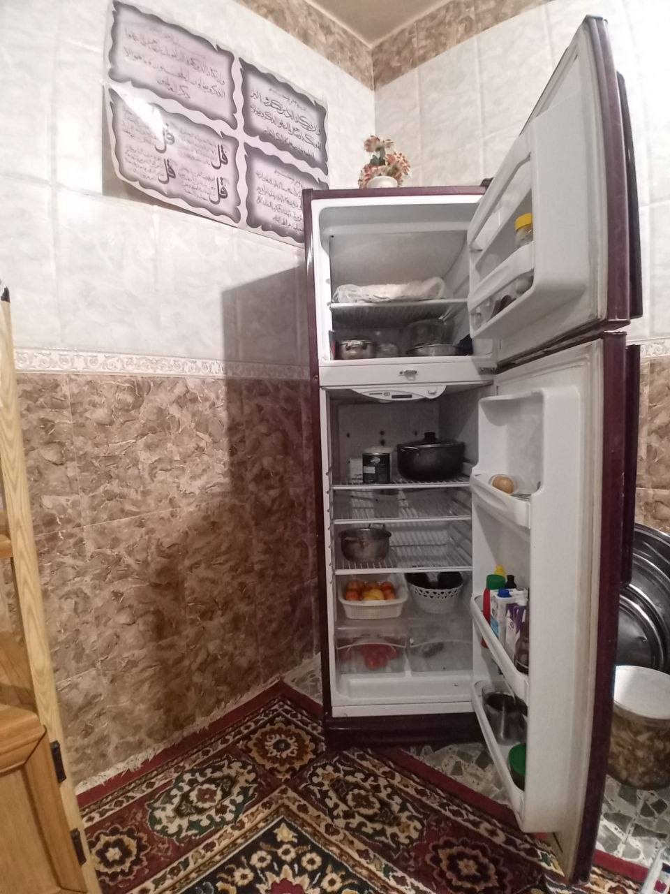 السلام عليكم
#متاح ثلاجة نظيفة جداً حجم ١٨ قدم 
تجميدها وتبريدها فووول ومابيها أي عطل 
نظافتها ٩٥٪ و شرط تجي وتشوفها بعينك 
السعر ٢٦٥ ألف وبيها مجال للشراي 
للإستفسار الإتصال *********** متوفر واتس 
أو مراسلتي على الخاص 💬
المكان" الأنبار قضاء عانة " 📍❤
