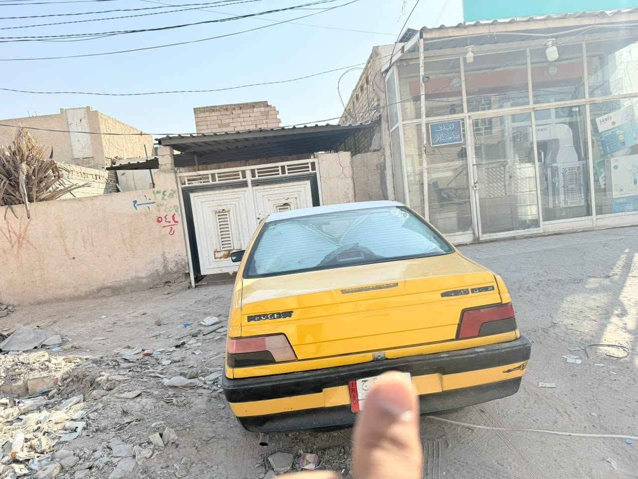 سلام عليكم بيجو 405 موديل 2010 كلشي مصوره  ومكينه كير نعمه من الله حداديه نضيفه تبريد عايز بطل ضربه قويه ماكو دواير معمره سعرها 28 ومجال بسيط عليها 6ورقات ينزلن من سعرها عنوان نجف ***********
