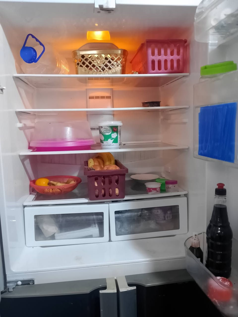 سلام عليكم هيه ثلاجة هيه مجمده فوك ثلاجه جوه مجمده سعره 325 وبيه مجال نضيفه مابيها اي عيب وياه قاعده مالته من الامنيوم مو شراي لا تعبني رحمه الولديك ***********
