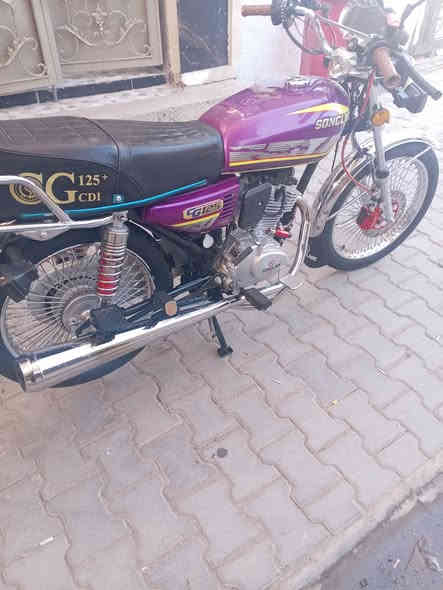 دراجة يراني نوع تايكر للبيع
الدراجة ما صارلهة شهر من نزلتهة زيرو 
موديل 2025 السعر 650 وبيهة مجال 
***********
***********
