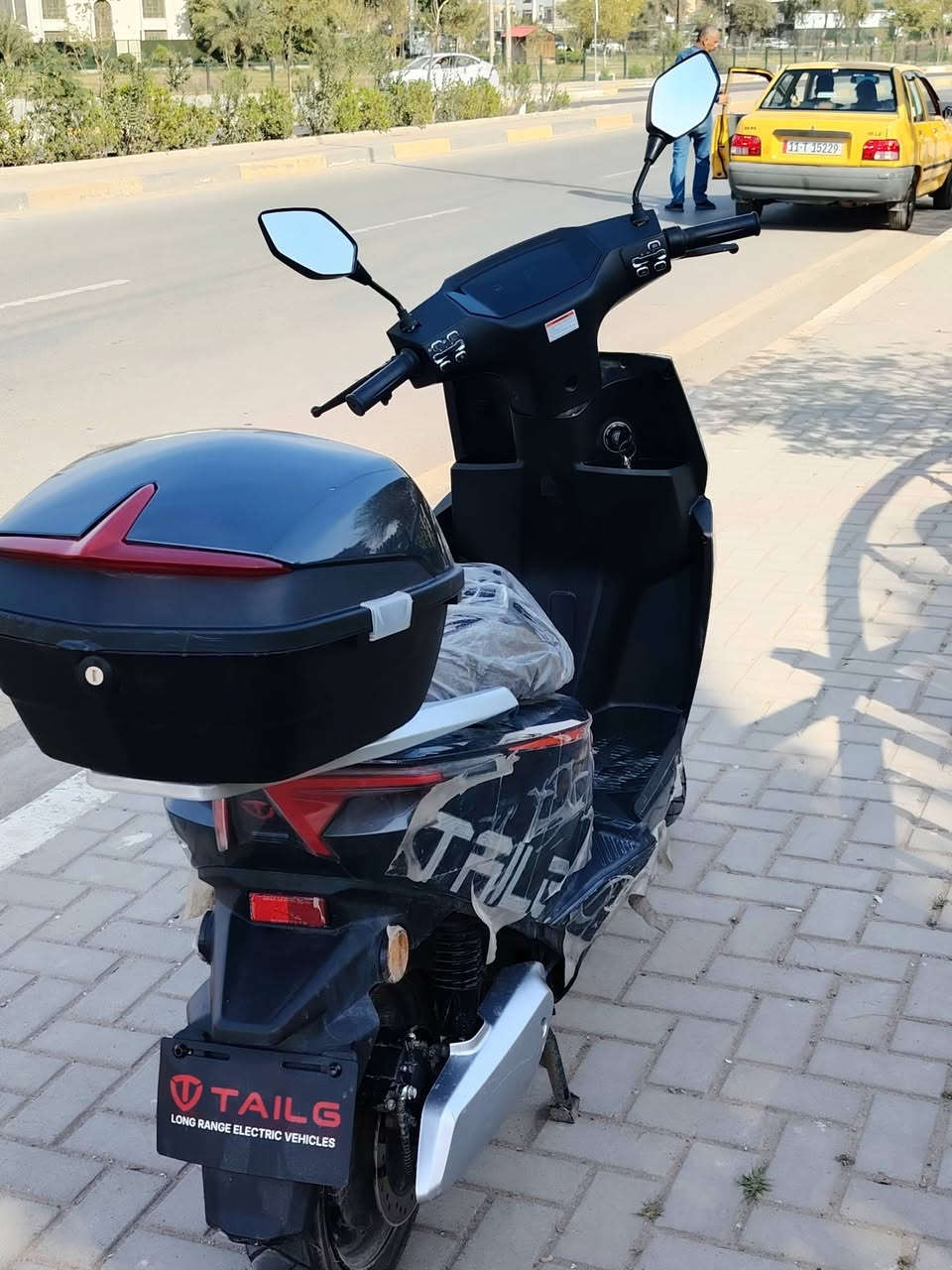 السلام عليكم دراجة تلج موديل 2025 موصفات ملف 2500/ 6بتريات 72v/نظام 3 سرع نظام عالي ناصي
دبل اشارة تشغيل عن بعد نظام تصحيح العطال تمشي في الشحنة الوحدة 35km سرعة الحقيقية 60
تايرات جوبلس منفذ شحن Usb نظافة الدراجة 90٪
السعر 750 المكان البياع رقم الهاتف ***********
