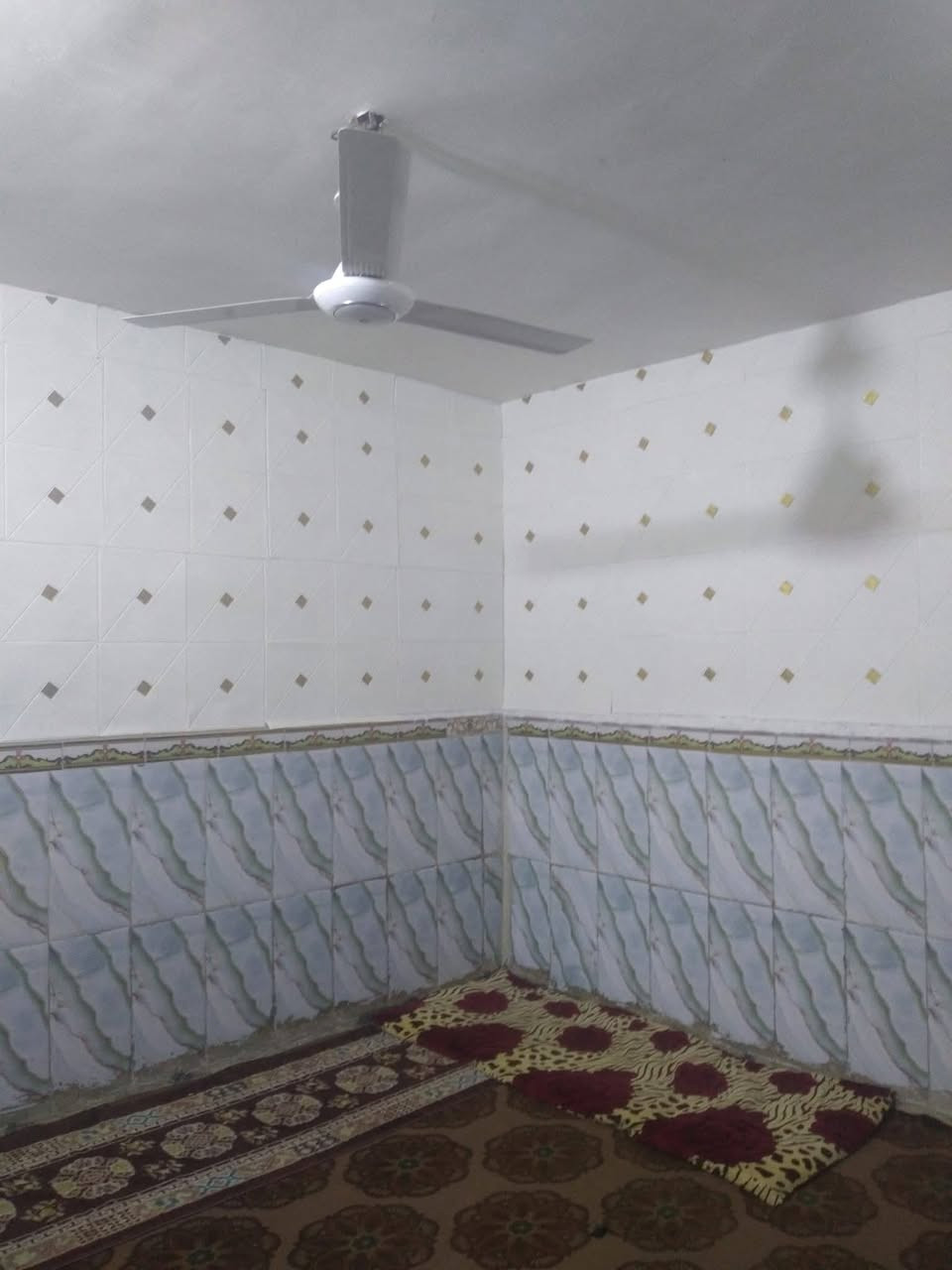 البيع
بيت بدوانم طابو زراعي مبشرتن بعد سكه بشارع شبكه قرب5كيلو قريب بيت عن شارع بصف ركن 9متر واجه مساحه  110متر غرفتين نوم وستقبال وصاله وتركين بيه وحمام وتاليت كاشي سيراميك حته صطح شتايكر بيه خطين مي مجاري كهرباء جاهزه
استفسار على هذا الرقم***********
