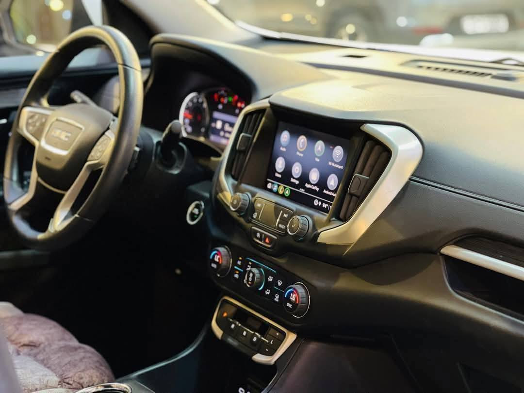 بسم الله ما شاء الله
#اعلان_بيع_سيارة

🔷السيارة : جي ام سي تيران SLE
🔷سنة الصنع :2023
🔷اللوحة : بغداد
🔶السعر : 215 ورقة
🔷الضرر : تبديل وصبغ قبق الجنطة فقط. (صور الضرر مرفقة بالاعلان)
🔷ضرر الايرباك : بدون ضرر.
🔷رقم الشاصي : 3GKALMEG4PL129739
______________________________________
🔷المواصفات:
🔹حجم المحرك 4 سلندر 1.5L توربو 
🔹عداد المسافة 13 الف ميل 
🔹رادار امامي
🔹تنبيه الخروج عن المسار
🔹كرسي السائق كهرباء
🔹تدفئة الكراسي الامامية
🔹ويل كب حجم 17 انج مع اطارات بحالة ممتازة مع زوج جديد
🔹لايتات LED بالكامل
🔹شاشه تحكم بالايعازات
🔹تحكم ستيرن جهتين
🔹بصمة ابواب وتشغيل وتشغيل عن بعد
🔹مع باقي المواصفات الاعتيادية
☎️ الاتصال :
***********
📍النجف الاشرف - حي العدالة 
#GMC #TERRAIN #تيران
