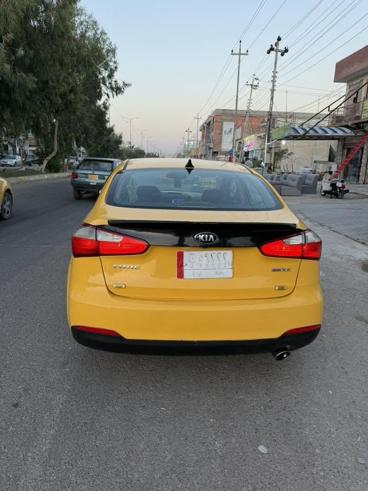 سلام عليكم لبيع كيه فورتي موديل 15 وارد امريكي رقم بغداد ضرار باب السايق فقط مكينه جدياي مكينه وكير خير من الله تخم تاير جديد تبريد ثلج صدر خلفي امامي جديد سياره حلوه وجاهزه سونار مرفق بل صور  مكاني ديالي بعقوبه التحرير سعر 98 ربيهه شي قليل حك الجي ***********
