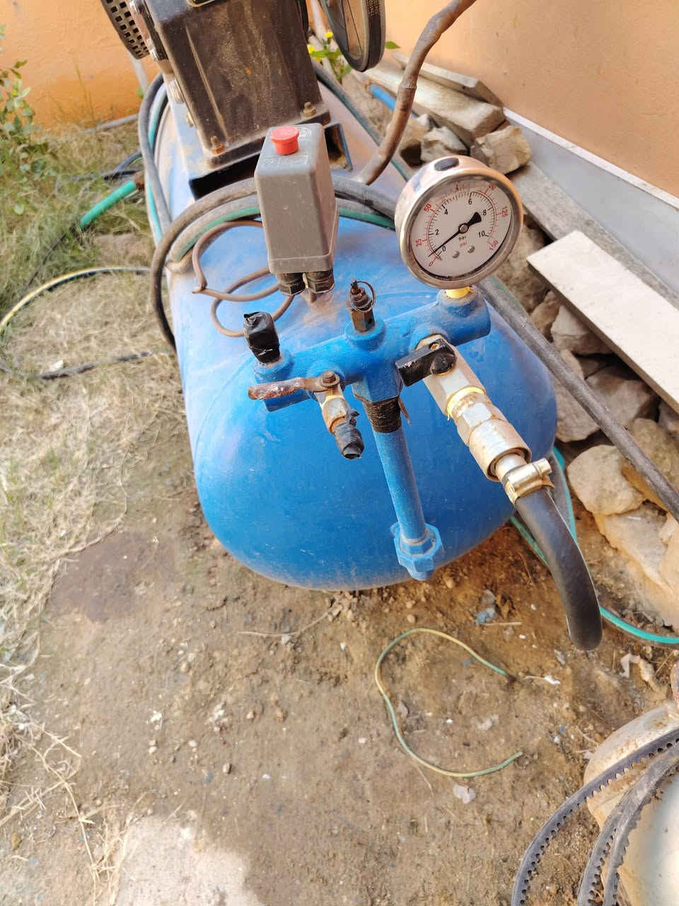 🔵تاروسه 150 لتر بطل روسي والتاروسه دبل بستم حجم 65 جديده
🟣 ماطور بانزين جديد شغال ع الفحص صونده كتان 10 متر
🔴 كيج جديد كاكات جدد جاهز بس تشغل سعره  250 مكان الفلوجه  ***********
***********
