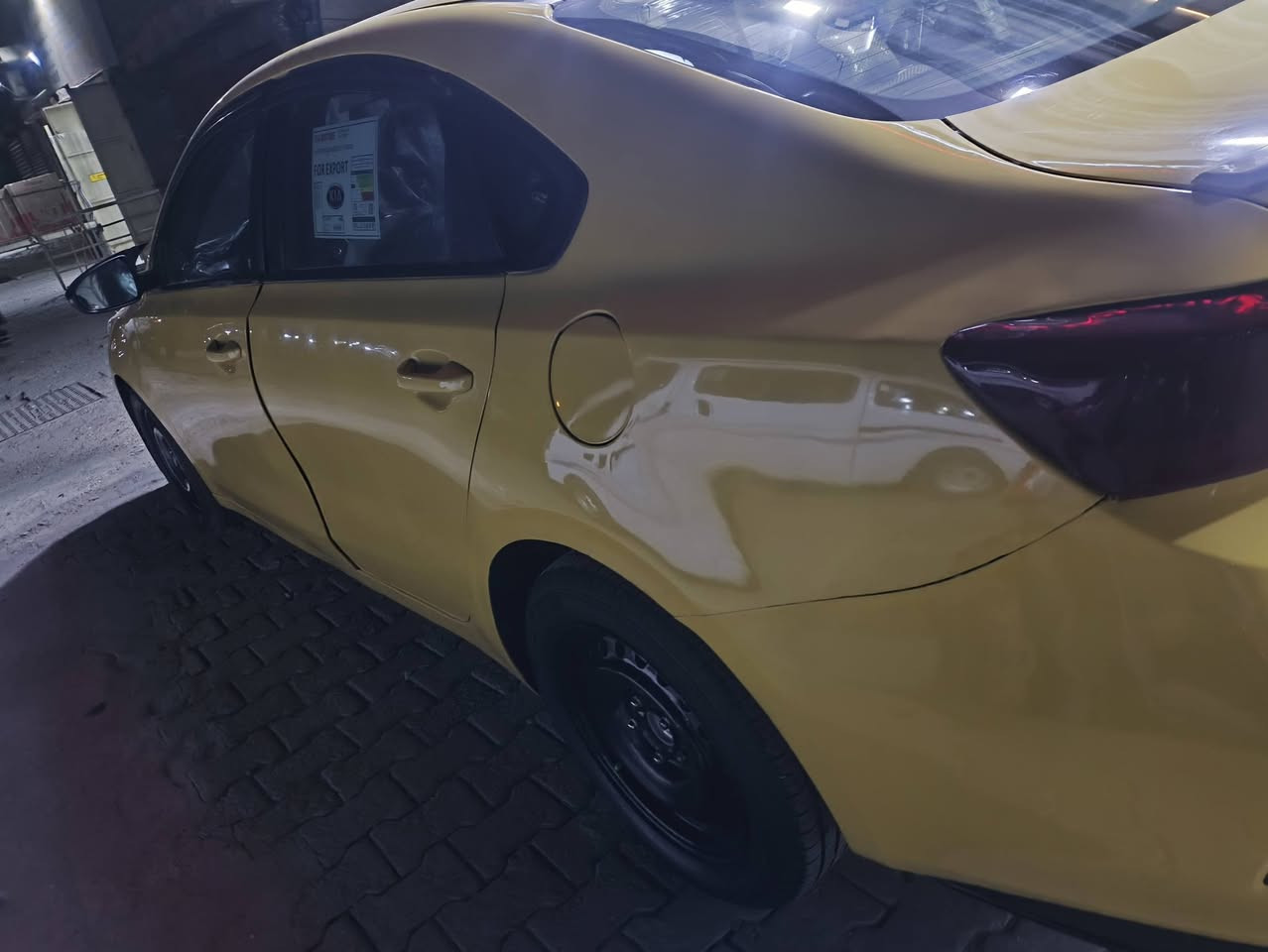 سلام عليكم كيه فورتي مديل 21 فول عدى الفتحه محرك تيربو 1600 السعر 130 وبيها مجال العنوان بغداد 
***********
