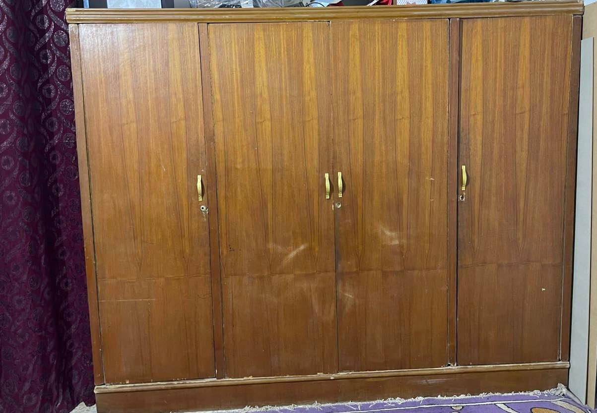 غرفه  صاج 
 
يحتوي على
 ( كنتور  4 ابواب   وميز  مرايا   وجربايه والتخت  وكومدي ) 

للاتصال *********** النجف, العراق
