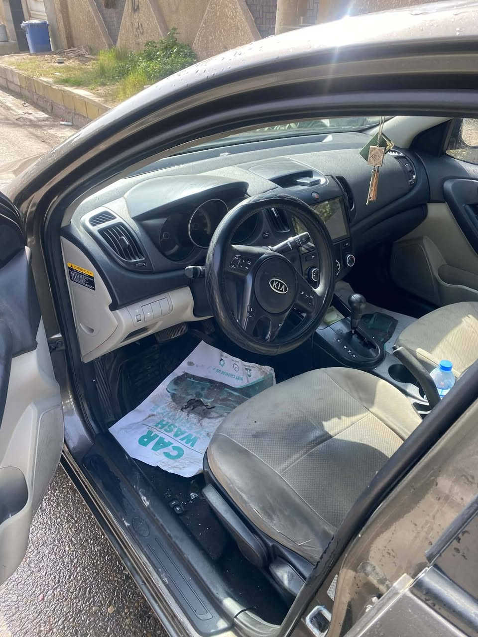 فورتي للبيع موديل2010
رقم بغداد المكان بغداد
السعر 85 بيها مجال 
الاتصال ***********
