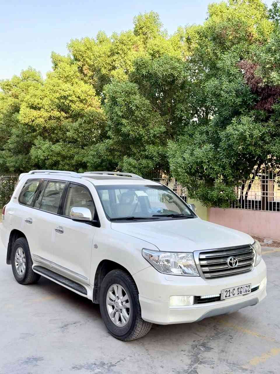 السلام عليكم للبيع فقط
لاندكروز ستينية اصل 2011 فول مواصفات 
كفالة عامة من الصبغ و الضربه و التبديل 
بيه فقط مكانين بي دي ار 
محرك v6 ماشية 195 حقيقي
رقم سليمانية باسمي مصفرة
رقم وهزة جديد تحويل ثاني يوم 
مكاني ديالى السعر 300$ وبيه مجال
*********** واتس اب
*********** اتصال
