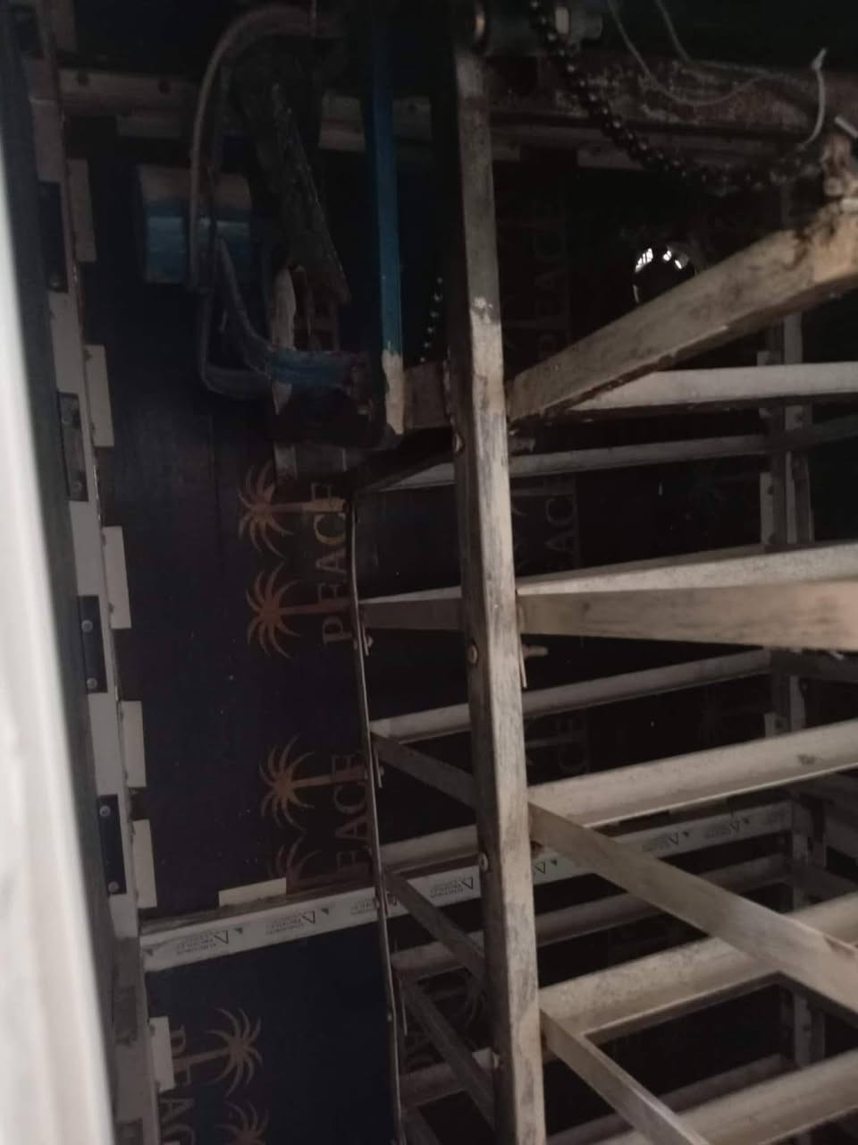 السلام عليكم مفقس دجاج للبيع مستعمل شهرونص فقط جديدوعل الفحص يحمل ١٥٠٠ بيضة السعرمليون الاتصال والاستفسار ***********
