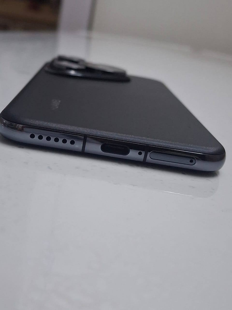 السلام عليكم حبايب للبيع هواوي para 70 pro  ذاكره 512 نضافه 100% ملحقات كامله شاحنه 100w الجهاز عني عن التعريف السعر خاص العنوان واسط الصويره رقم مبايل ***********
