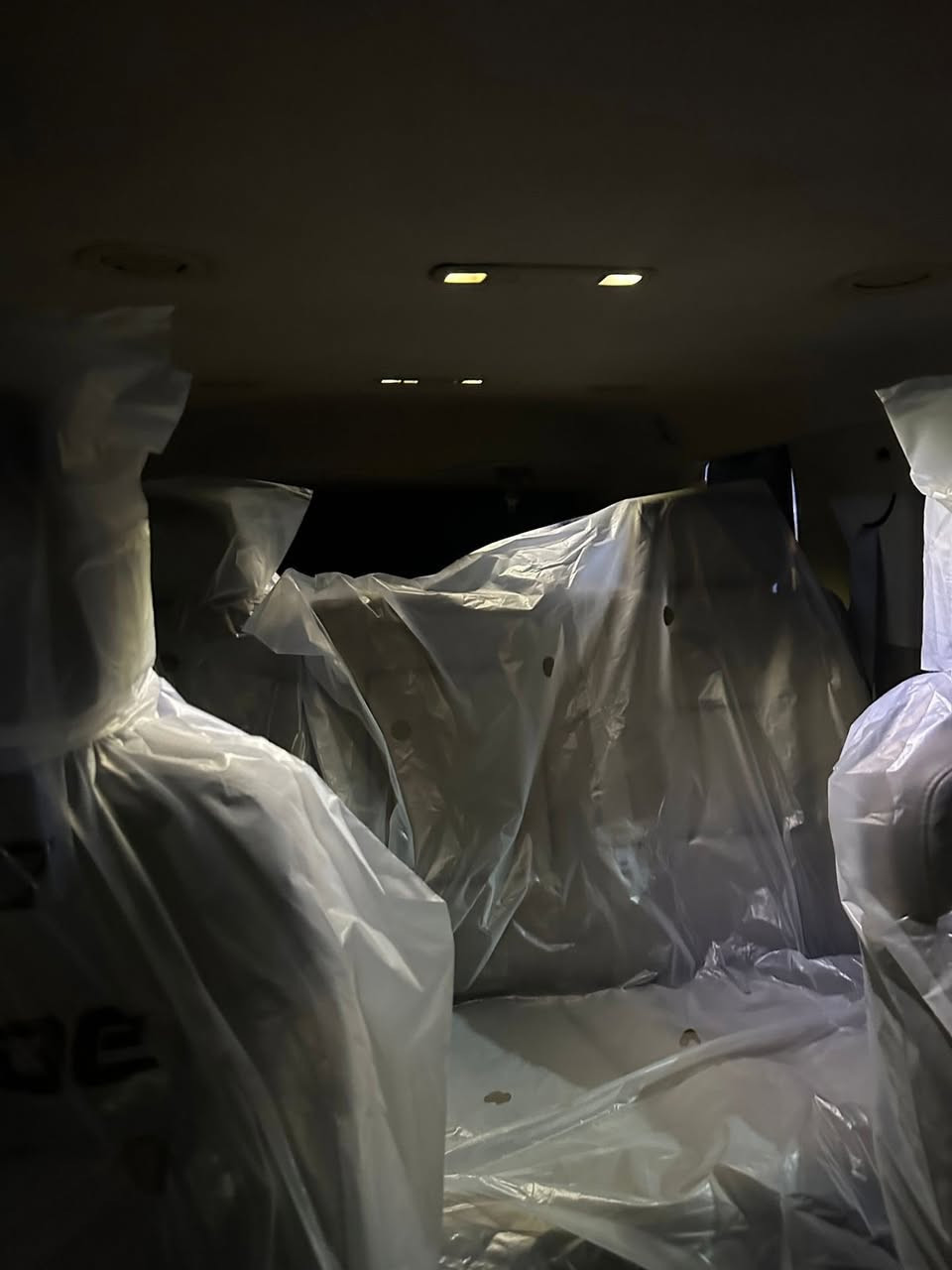 السلام عليكم ورحمة الله وبركاته 
تاهو 2015 بغداد بسمي 
هزه جديده
بيها صبغ 6 قطع تخم تاير وصدر جديد ***********
سعر 265$  فول عدا سلايت
