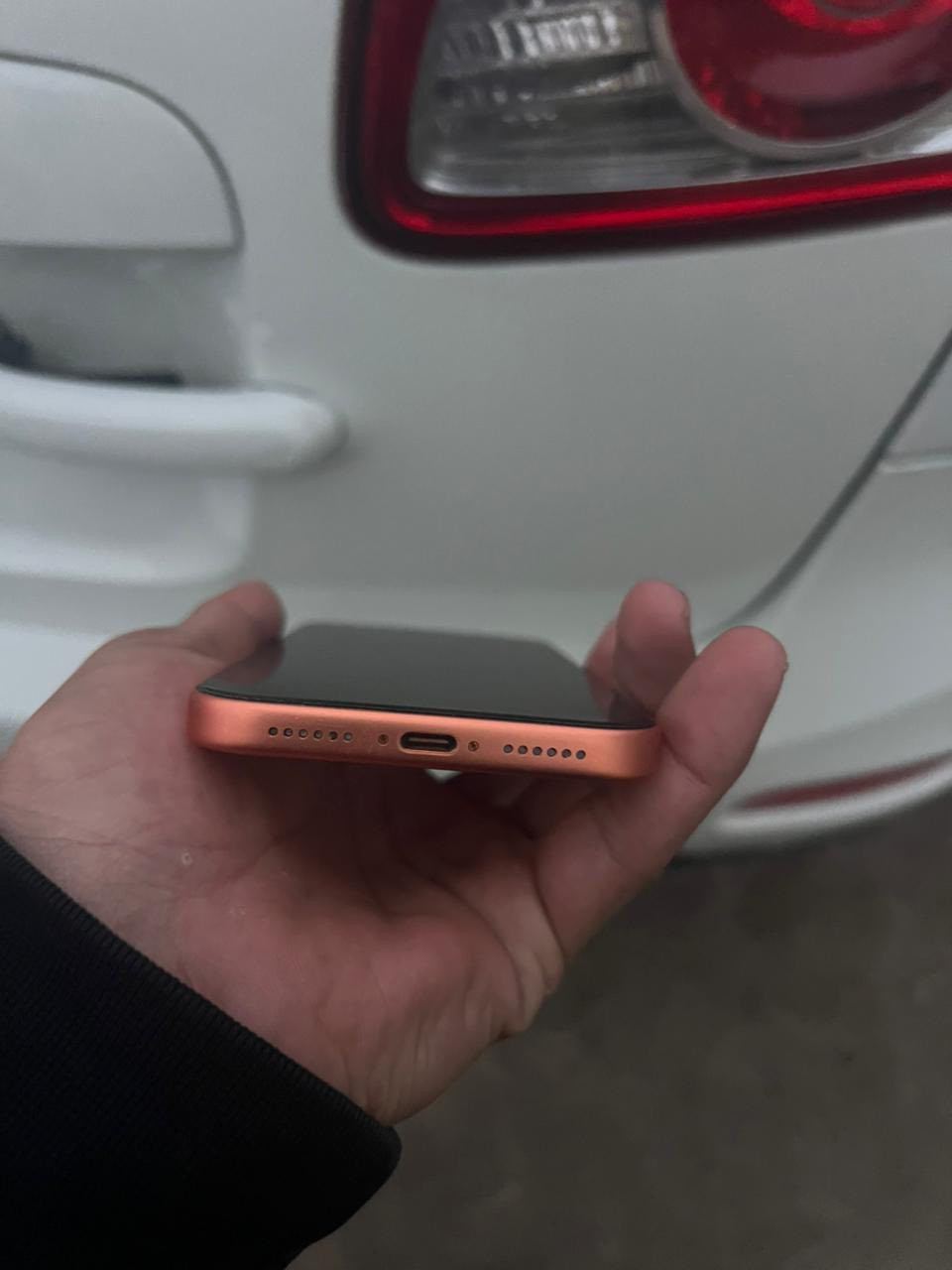 سلام عليكم عندي يفون 17برو ماكس ذاكره 256بطاريه100بعد بضمان  مشحون67مره جهاز نضيف جهاز بي ضربه ناعمه سعره مليون 850وبي مجال ويا كيبل مال شاحنه وجاهز شريحه كترونيه 
شراي يتنصل. وتساب ***********
