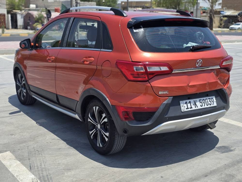 سيارة BAIC X25 موديل2020
 رقم بغداد انكليزي 
ماشيه 100 الف قابل لزيادة
محرك 1500 
مكينة وگير ياباني مكفولات 
شاشة لمس 
حساسات خلفية
تحكم بالستيرن (وضعتين)
إشارات بالمرايا
مثبت سرعة
تبريد فول
كشنات جلد
عليها ادامة 
سيارة جاهزة من كلشي ترايها وين ميعجبك 
عليها منظومة غاز ايطالي التفويله تمشيك شهر ب١٠ الاف
السعر 74 
مكاني نجف
للبيع او المراوس
*********** النجف, العراق
