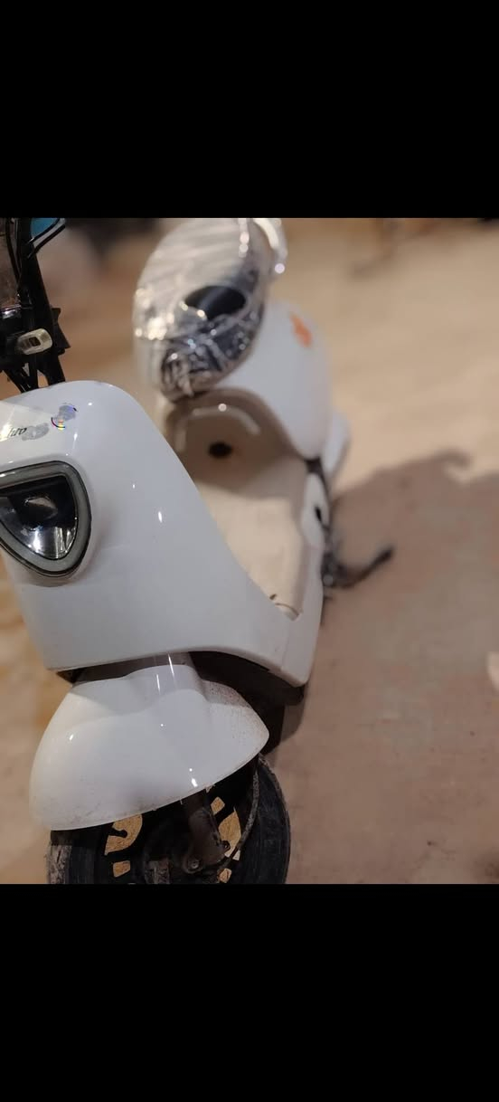 دراجه شحن حجم 14 دراجه نظيفه كهربائيات كلها شغاله السعر 325 وبيها مجال ***********
