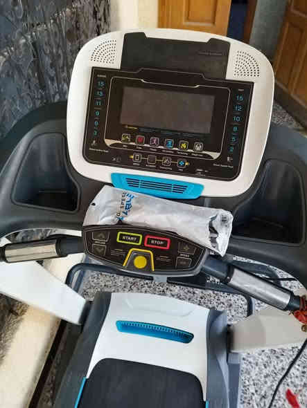 سلام عليكم جهاز جري اصلي صعود يصعد الجهاز و ينزل  السعر 400 وبي مجال 
مكان الشعله***********
