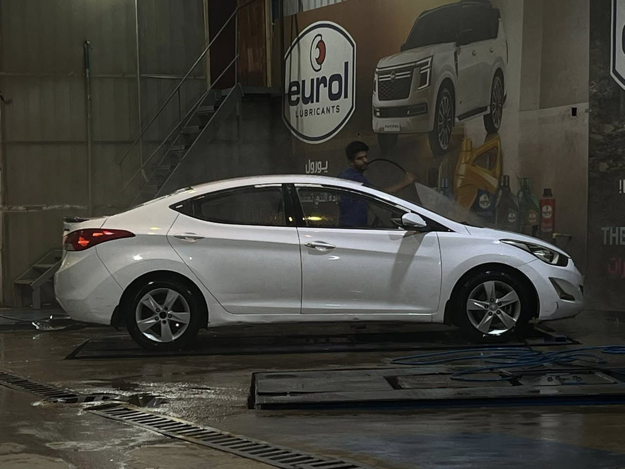 سلام عليكم النترا 2014 خليجي محرك 1,600 سنويه ساقطه 
فول عدا الفتحه 
سياره بيها قطعه بنيد وبارد بالجاملغ مال السايق شبر 
وصارت بيهه ضربه قبل كم يوم بالباب خلف السايق وشويه من الهلال سويته حار وبعدني ماصابغهه 

تبريد ثلج 
مكينه وكير وحداديه جديد 
سياره مابيهه اي نقوصات 

سعرها 105 وبيها مجال 
رقمي ***********
