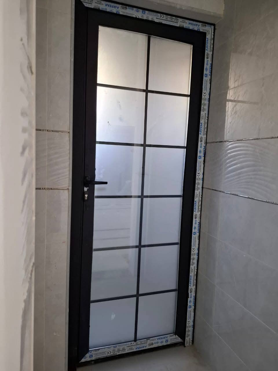 سلام عليكم 
عمل وتجهيز وتنصيب كافه انواع الشبابيك الالمنيوم السلايد والمفصلي مع ضمان قانوني ٣٠ سنه 
شباك دبل كلاس مقسى
شباك واحد كلاس 
ابواب قاصه 
ابواب مدخل دبل كلاس 
مقطع تركي مقطع ايطالي 
نعمل في جميع المحافظات 
العنوان / صلاح الدين تكريت الديوم مقابل بوابه جنه تكريت
***********/// اتصال أو واتساب
